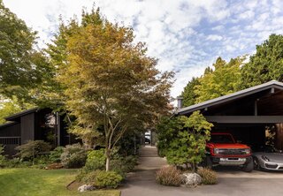 Original architect A.I. Bumgardner had a major influence on Seattle’s urban landscape. Notable works include the city’s Waterfront Park and the conversion of Queen Anne High School into an apartment complex.