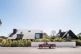 Black Gables Give a Filmmaker’s Venice Beach Home a Dramatic Edge